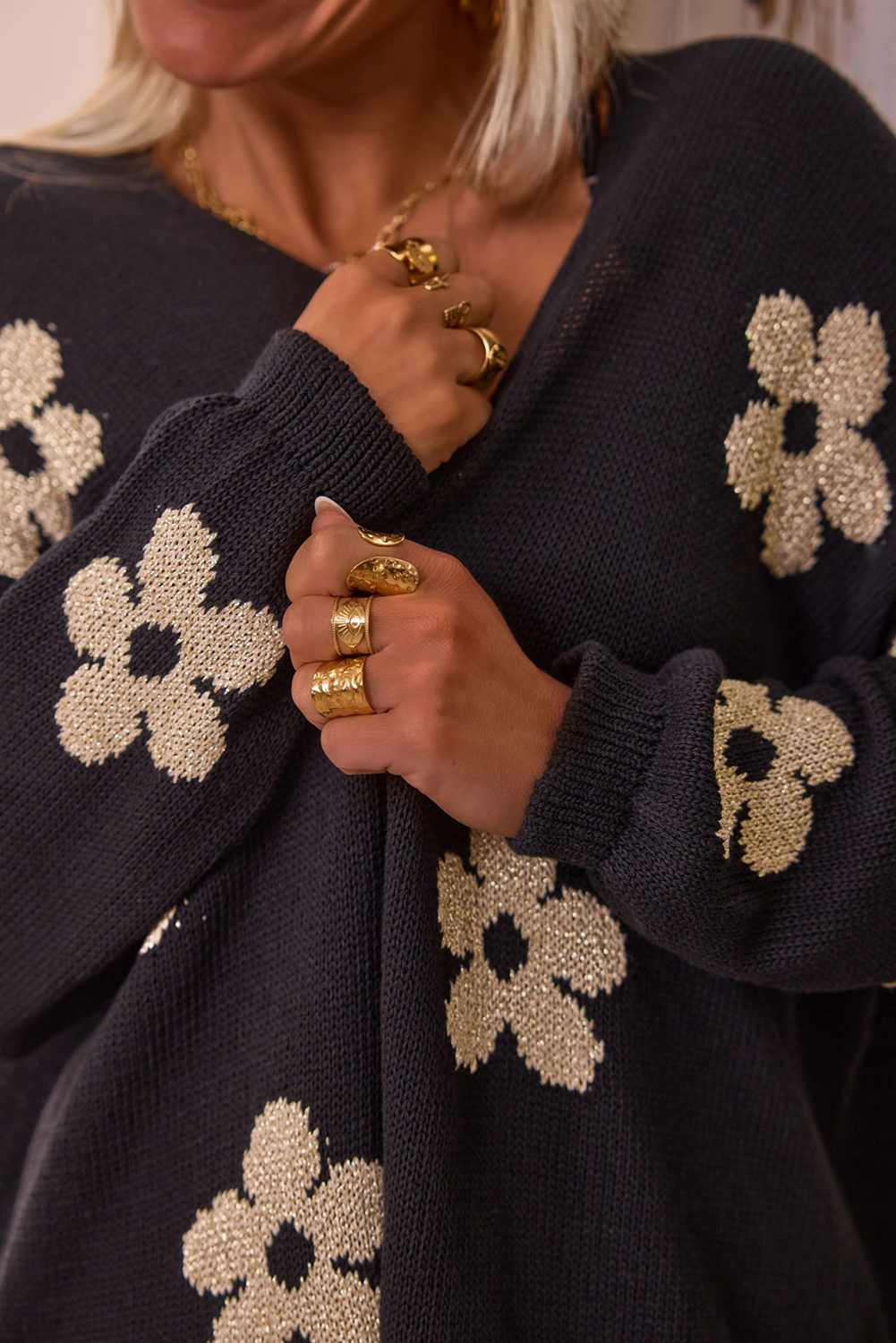 Feminine and Chic Knitted Cardigan - Black Floral Print - Detail View 7 Feminine and Chic Knitted Cardigan - Black Floral Print - Detail View 7