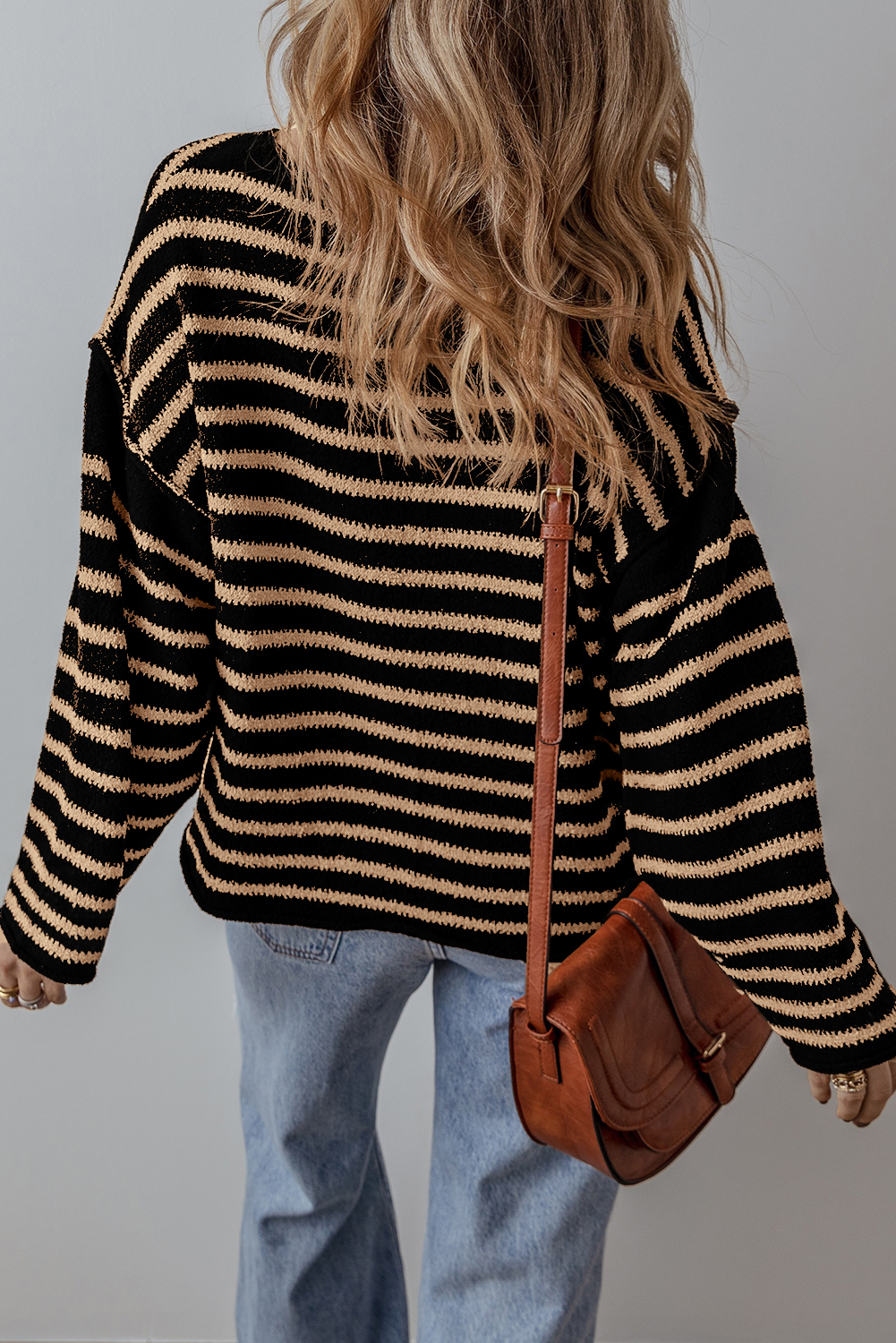 Fashionable Long Sleeve Striped Sweater: Relaxed Fit for Winter Wardrobes - Detail View 2 Fashionable Long Sleeve Striped Sweater: Relaxed Fit for Winter Wardrobes - Detail View 2