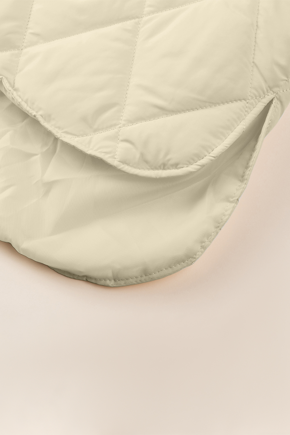 Casual Lightweight Puffer Coat for Women - Cozy Quilted Design - Detail View 18 Casual Lightweight Puffer Coat for Women - Cozy Quilted Design - Detail View 18