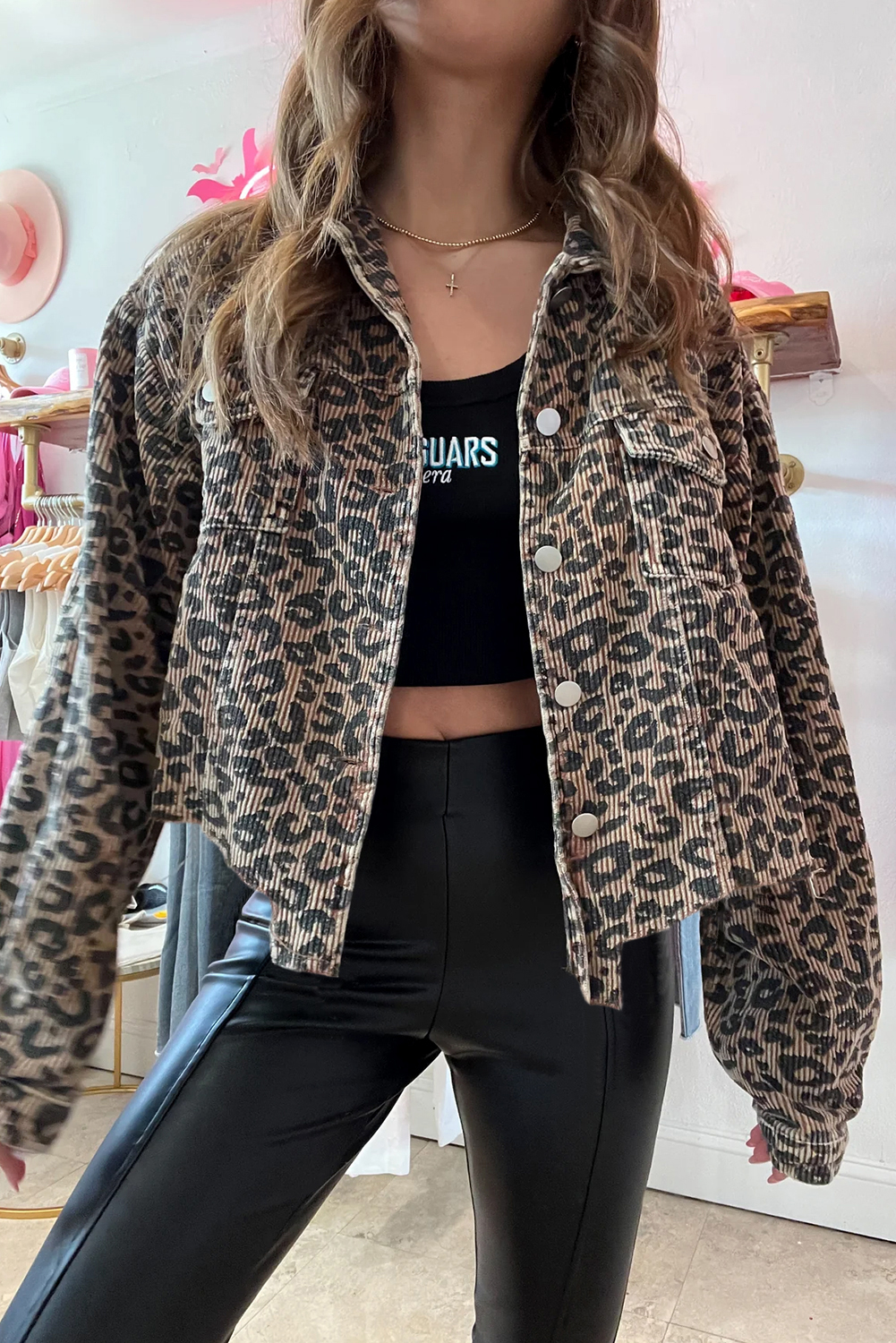 Autumn Chic: Dark Khaki Corduroy Jacket with Leopard Print and Buttoned Closure - Detail View 3 Autumn Chic: Dark Khaki Corduroy Jacket with Leopard Print and Buttoned Closure - Detail View 3