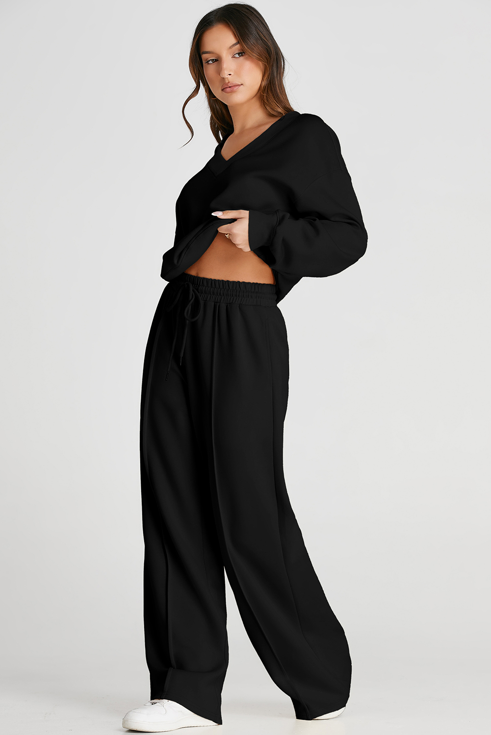 Women's Black V-Neck Cropped Sports Set - Trendy and Comfortable - Detail View 6 Women's Black V-Neck Cropped Sports Set - Trendy and Comfortable - Detail View 6