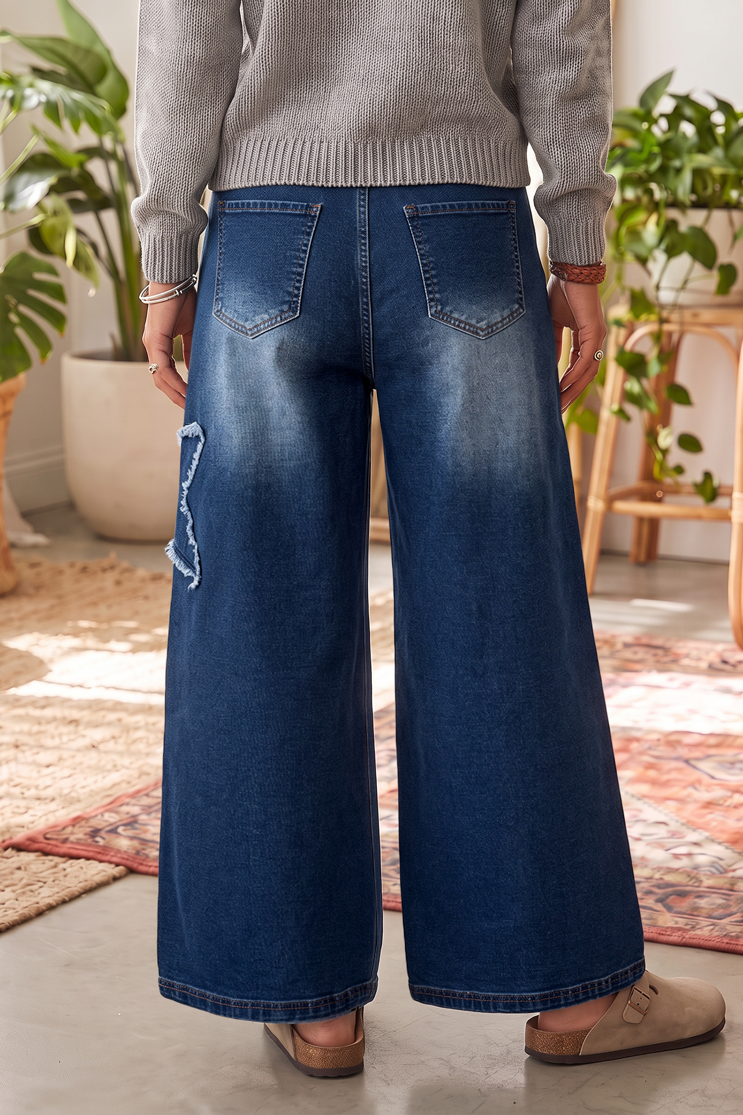 Casual Star Decorated Wide Leg Jeans, Relaxed Fit Denim Trousers - Detail View 2 Casual Star Decorated Wide Leg Jeans, Relaxed Fit Denim Trousers - Detail View 2