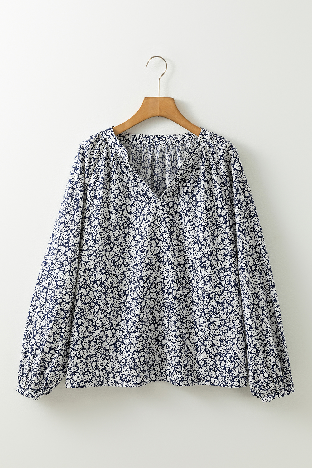 Women's Blouse, Blue Floral Print, Notched V Neck, Puff Sleeves, Elegant Style, Chic Design, Daily Wear, Spring Fashion, Comfortable Cotton, Feminine Charm, Country Style, Long Sleeve Blouse, Floral Pattern, Versatile Tops - Detail View 8 Women's Blouse, Blue Floral Print, Notched V Neck, Puff Sleeves, Elegant Style, Chic Design, Daily Wear, Spring Fashion, Comfortable Cotton, Feminine Charm, Country Style, Long Sleeve Blouse, Floral Pattern, Versatile Tops - Detail View 8