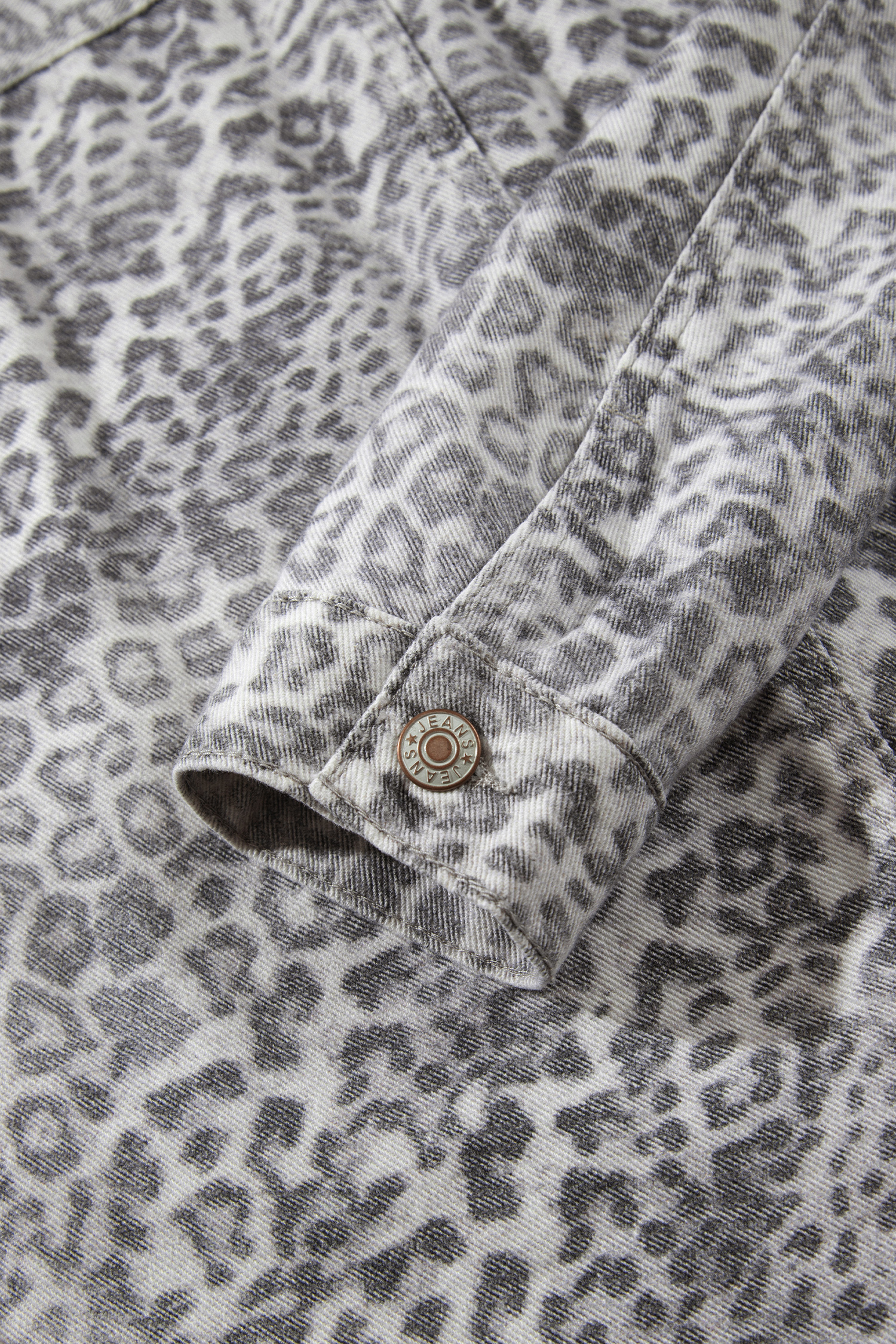 Women's Leopard Denim Jacket, Casual Studded Outerwear - Detail View 16 Women's Leopard Denim Jacket, Casual Studded Outerwear - Detail View 16
