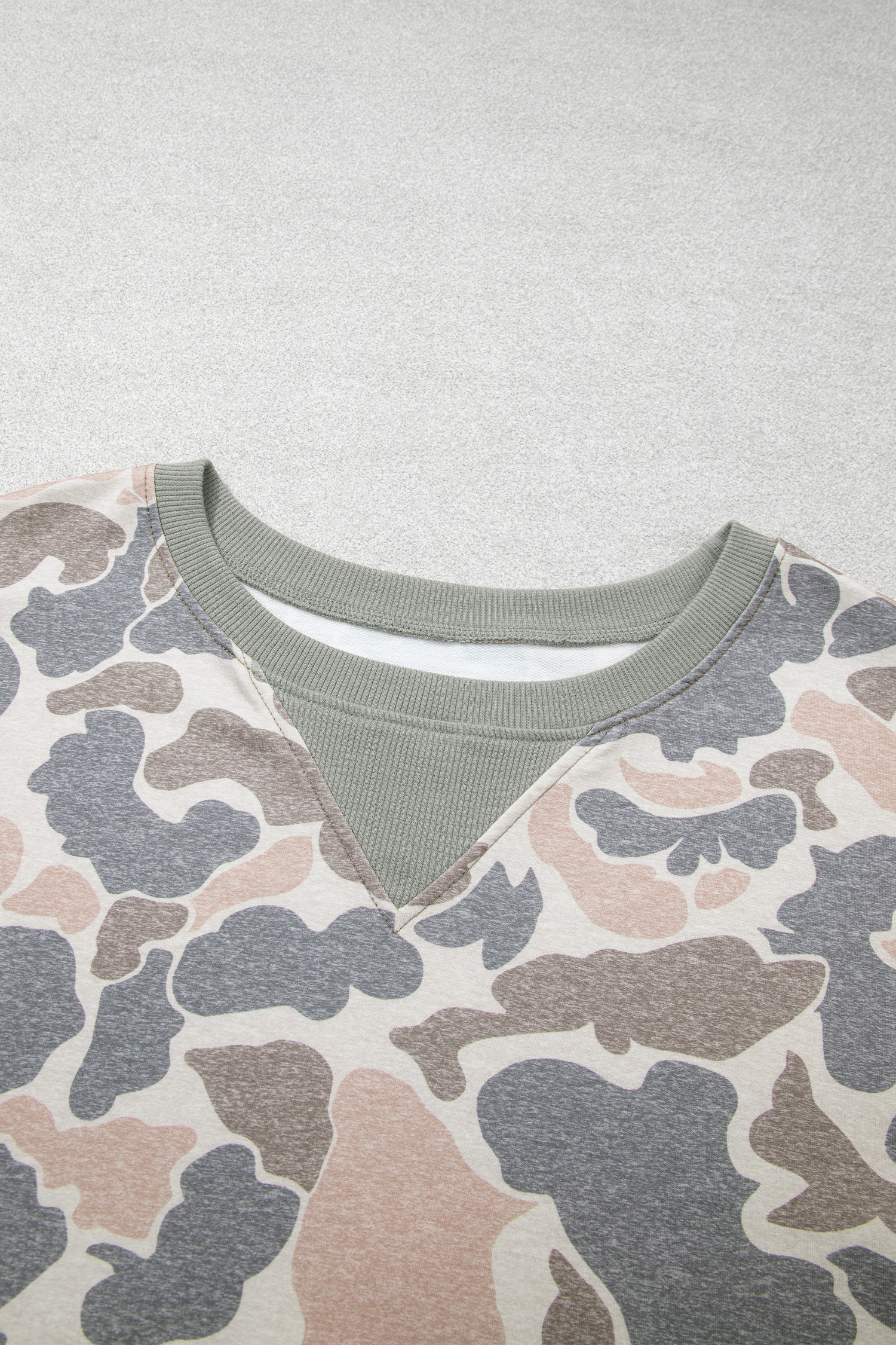 Women's Camo Pullover, Trendy Multicolour Camouflage Print - Detail View 5 Women's Camo Pullover, Trendy Multicolour Camouflage Print - Detail View 5