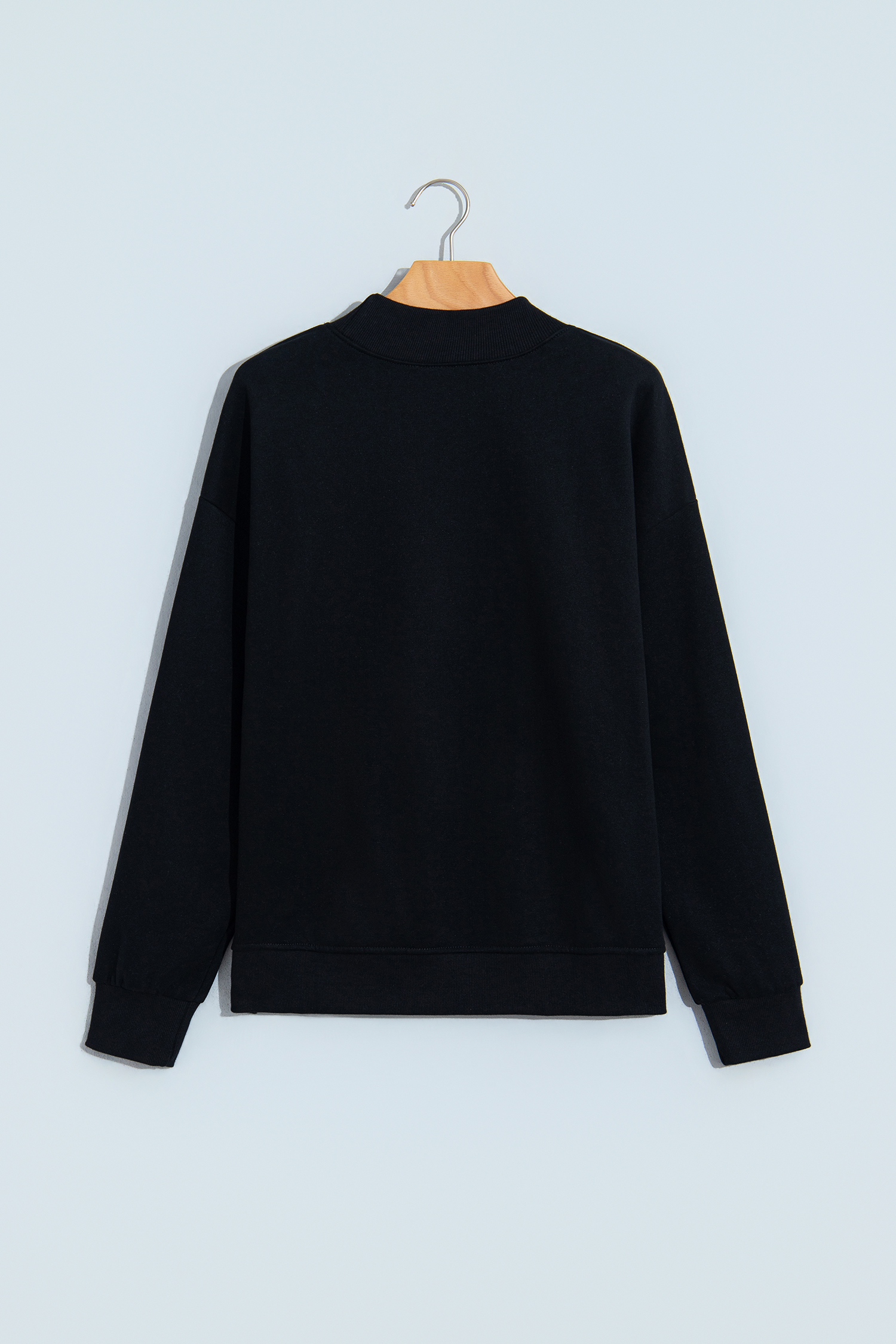Oversized Black Sweatshirt for Women, Solid Color Pullover - Detail View 5 Oversized Black Sweatshirt for Women, Solid Color Pullover - Detail View 5