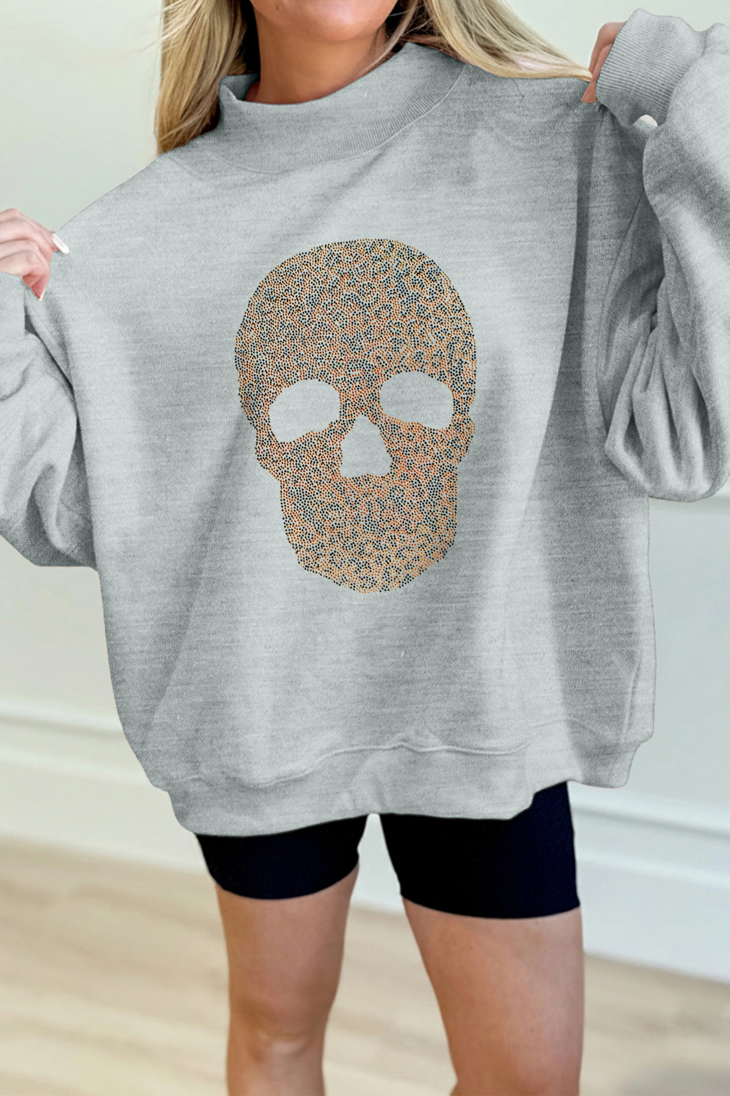 Women's Baggy Skull Sweatshirt, Cozy Autumn Pullover - Detail View 9 Women's Baggy Skull Sweatshirt, Cozy Autumn Pullover - Detail View 9