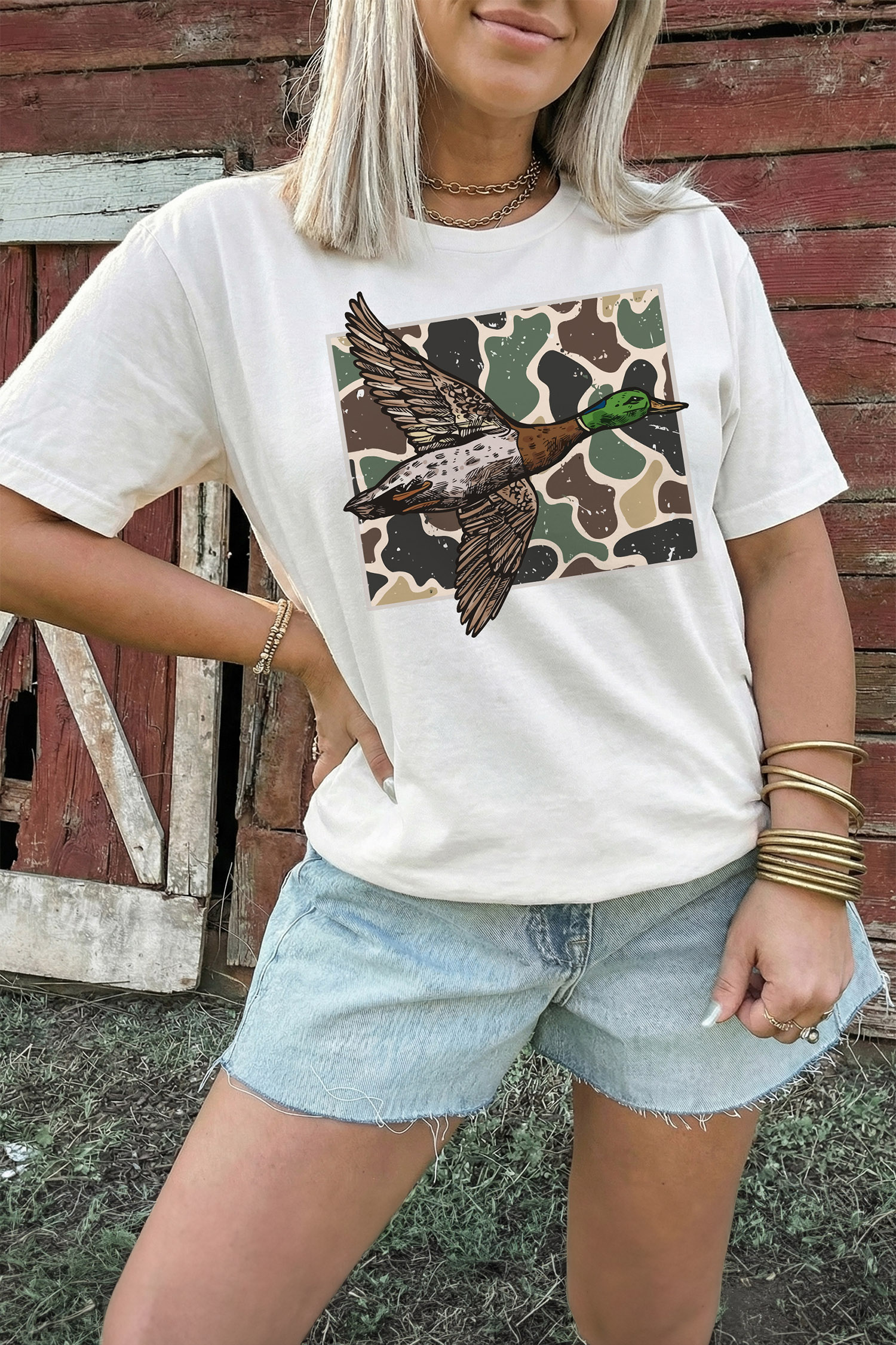 Camo Duck Print Short Sleeve Top, Casual Western Style Tee - Detail View 5 Camo Duck Print Short Sleeve Top, Casual Western Style Tee - Detail View 5