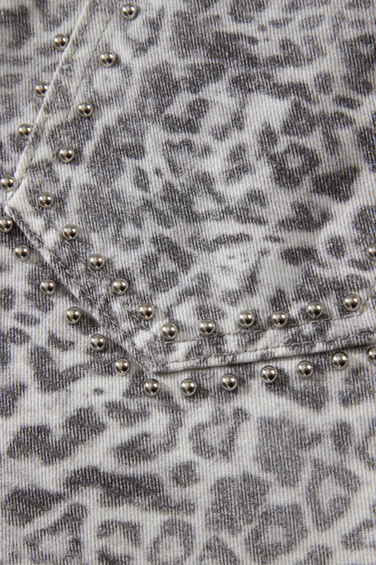Women's Leopard Denim Jacket, Casual Studded Outerwear - Detail View 13 Women's Leopard Denim Jacket, Casual Studded Outerwear - Detail View 13