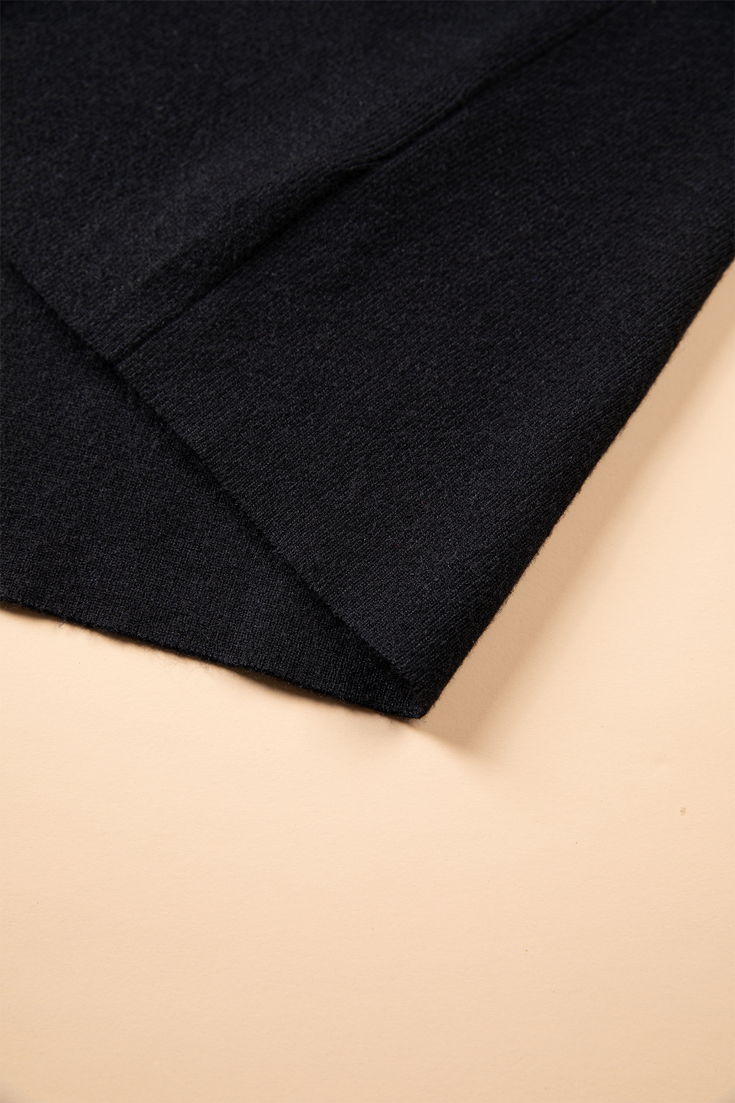 Women's Sleeveless V Neck Top, Casual Colorblock Vest - Detail View 10 Women's Sleeveless V Neck Top, Casual Colorblock Vest - Detail View 10