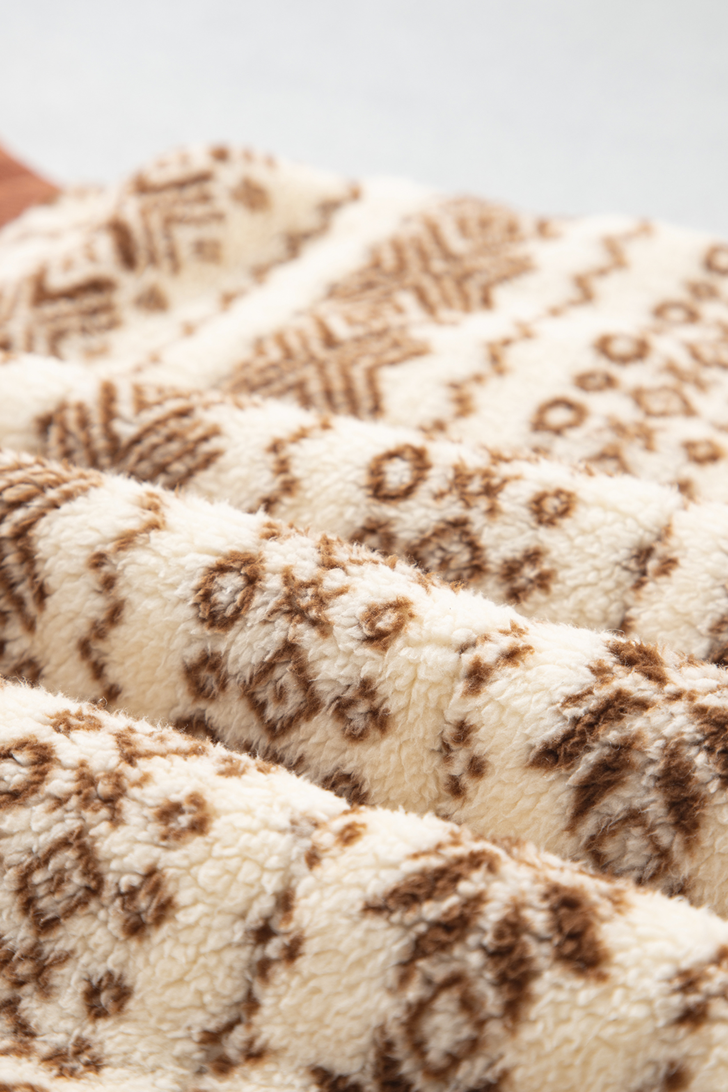 Warm Sherpa Patchwork Vest, Brown Autumn Sleeveless Jacket - Detail View 12 Warm Sherpa Patchwork Vest, Brown Autumn Sleeveless Jacket - Detail View 12