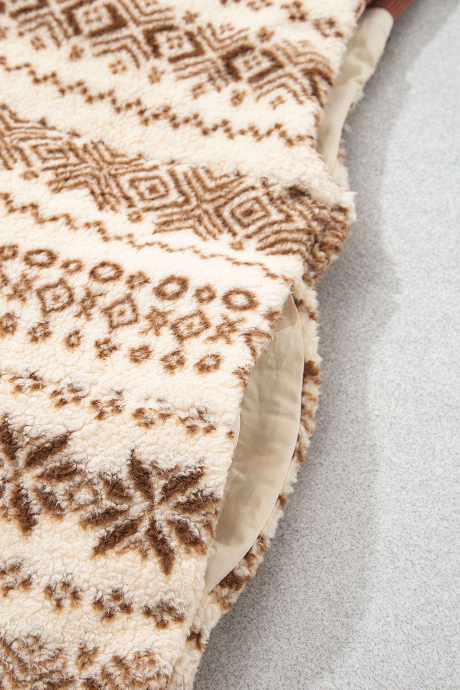 Warm Sherpa Patchwork Vest, Brown Autumn Sleeveless Jacket - Detail View 9 Warm Sherpa Patchwork Vest, Brown Autumn Sleeveless Jacket - Detail View 9